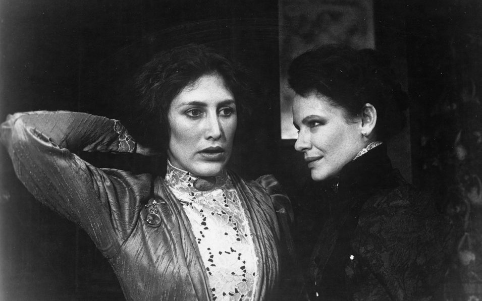 Katherine Borowitz and Dianne Wiest in HEDDA GABLER. Photo ©y Gerry Goodstein, 1980.