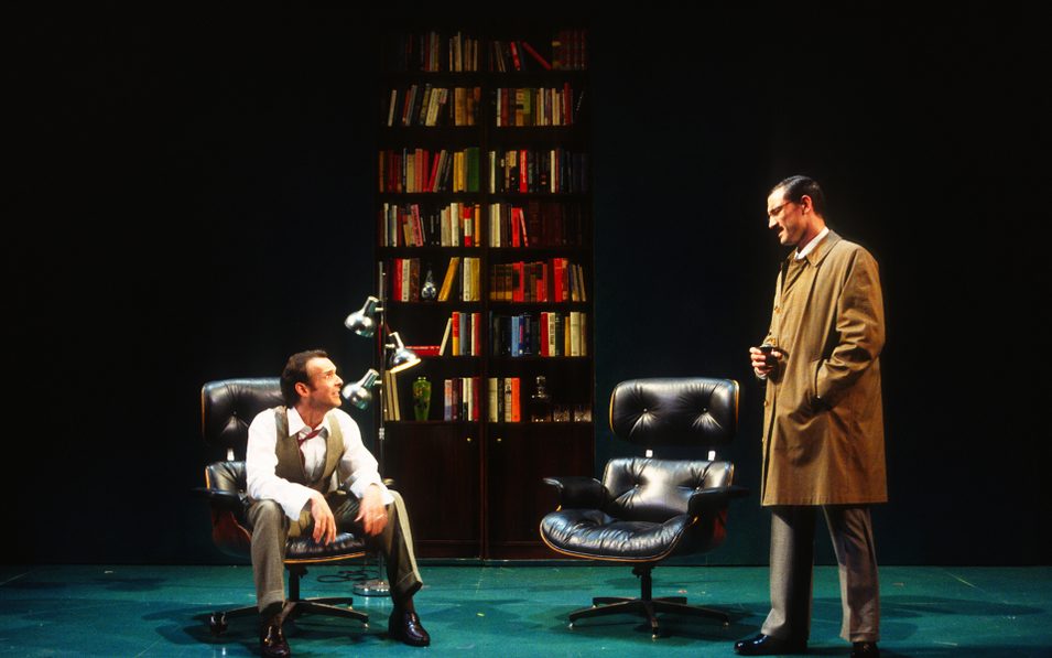 John Hines and Ritchie Coster BETRAYAL by Harold Pinter, directed by Liz Diamond, Yale Repertory Theatre. Photo © Joan Marcus, 1999.