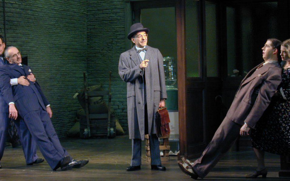A scene from A CUP OF COFFEE by Preston Sturges, directed by Joe Grifasi, Yale Repertory Theatre. Photo © T. Charles Erickson, 1999.